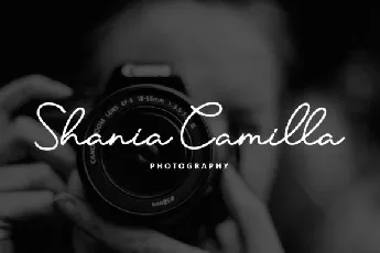 Candelia Signature font