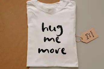 Hug Me More Demo font