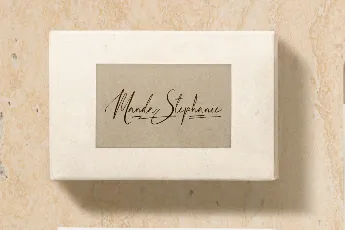 Manda Stephanie Demo font