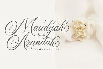 Alexandra Calligraphy font