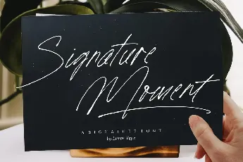 Signature Moment font