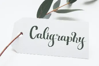 Romantic Signature font