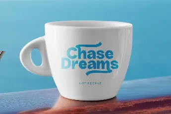 Chase Dreams DEMO font