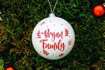 Melody Christmas Calligraphy font