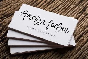 Ayesha Burns Handwritten font