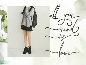 Laura Hellaw Script font