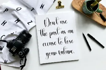 Radiate Calligraphy font