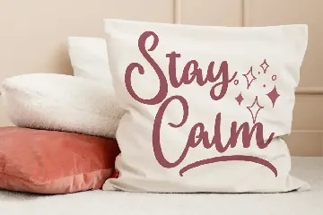 Stay Adorable | A Script Font