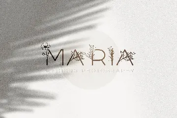 FlÃ³ra - A Delicate Floral Font