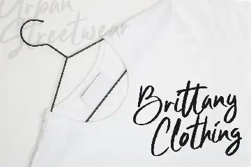 Clattering Brush Business Font