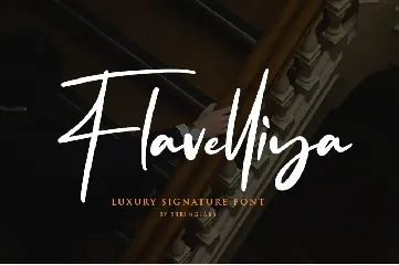 Flavellya - Luxury Signature Font