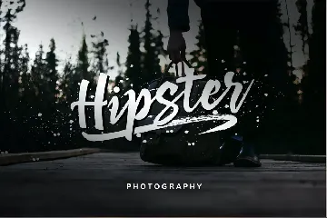 Redmirable Branding calligraphy Font