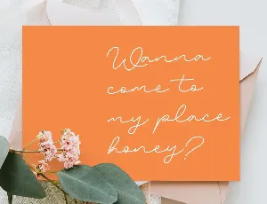 Hockleys Script Font