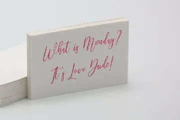 Mondayslove Feminine Signature Font