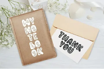 Flower Hand Drawn display Font