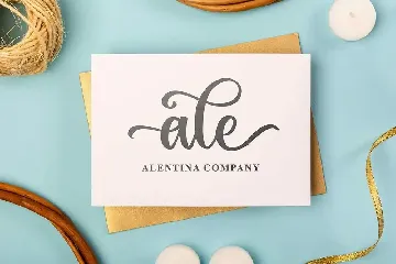 Hello Valentica a Beauty Script Font