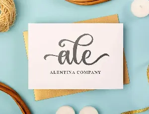 Hello Valentica a Beauty Script Font