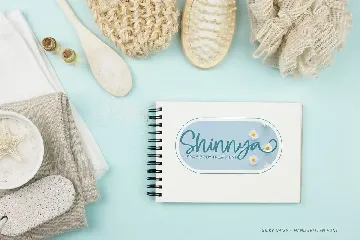 Silky Daisy font