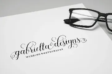 Keneisha Script font