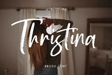 Thristina Brush Font