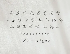 Qardenia Signature Font