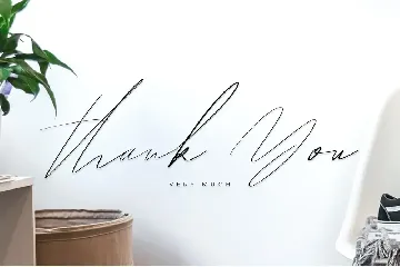 Hegomoni Signature font