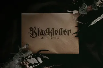 Mortal Claws - Blackletter Font